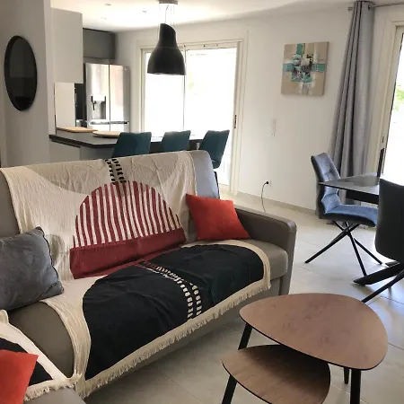 Apartment F3 Plein Centre - 300m De La *